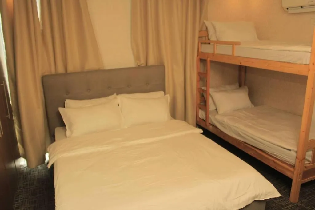 A2J Luxury 1Br Balcony Suite Near Venice Mall Bgc Manila Apartment