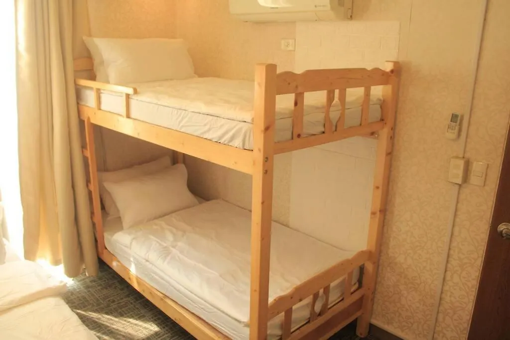 A2J Luxury 1Br Balcony Suite Near Venice Mall Bgc Manila Apartment
